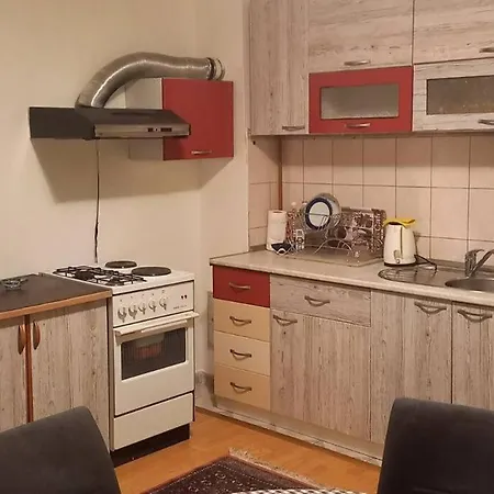 Stan U Kuci Sa Parkingom Appartement *