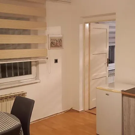 Stan U Kuci Sa Parkingom Appartamento Sarajevo